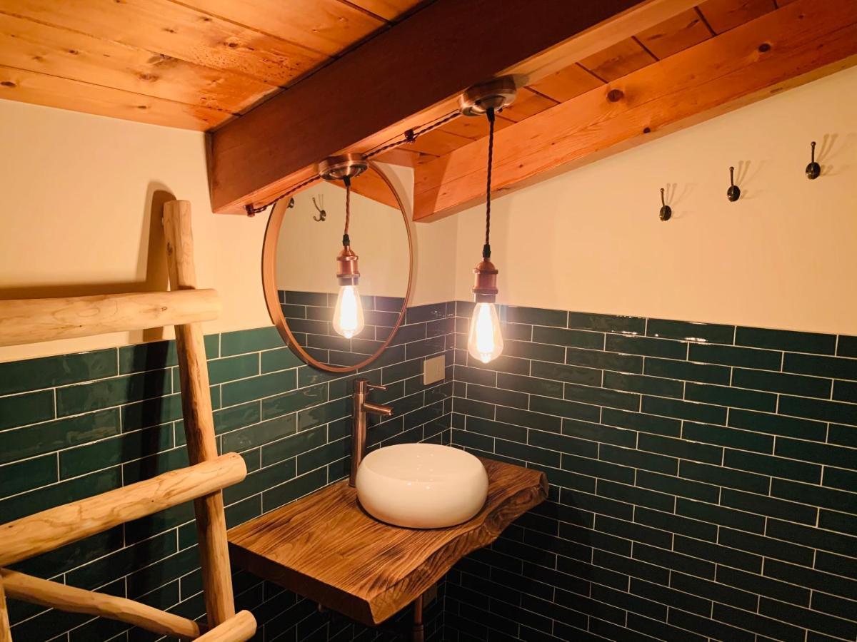 Charming Attic Apartment With Balcony & Swimming Pool Десенцано дел Гарда Екстериор снимка