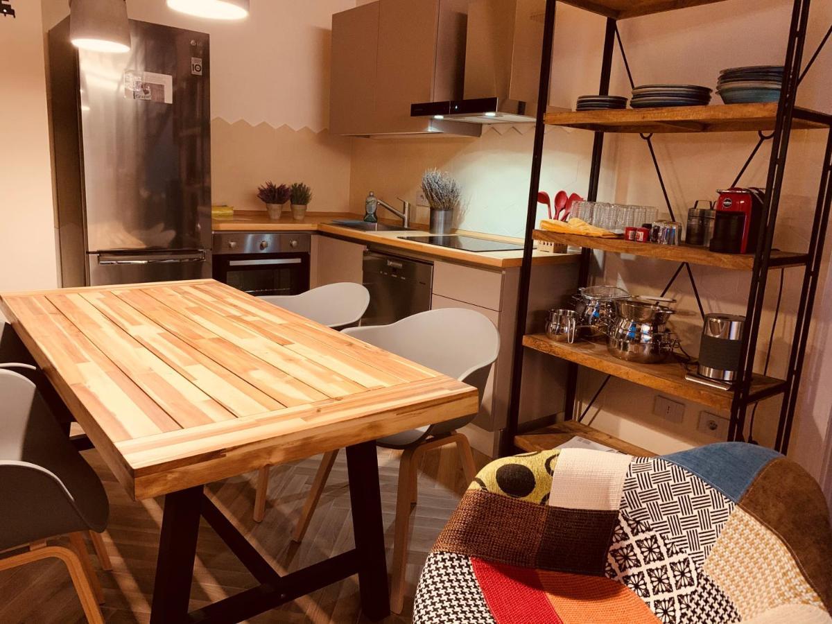 Charming Attic Apartment With Balcony & Swimming Pool Десенцано дел Гарда Екстериор снимка